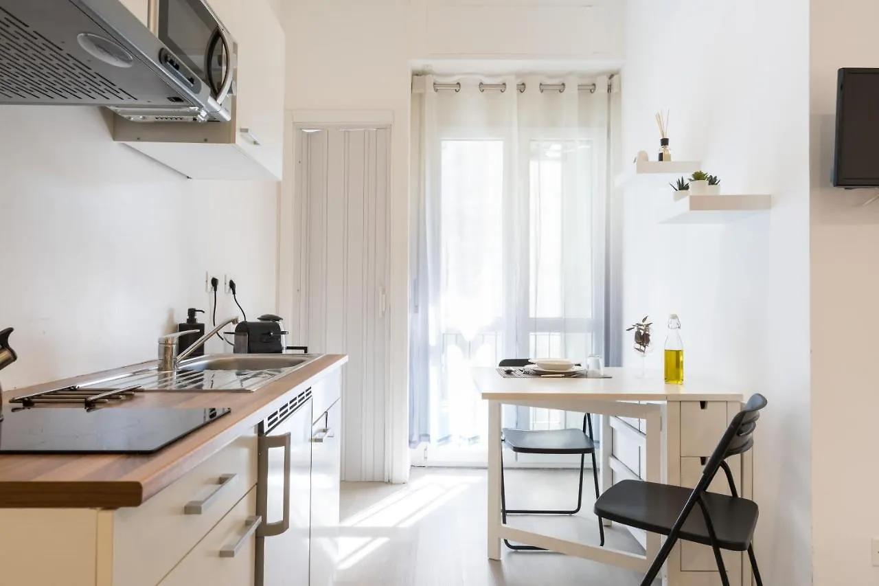 Apartment Maya Loreto ميلان