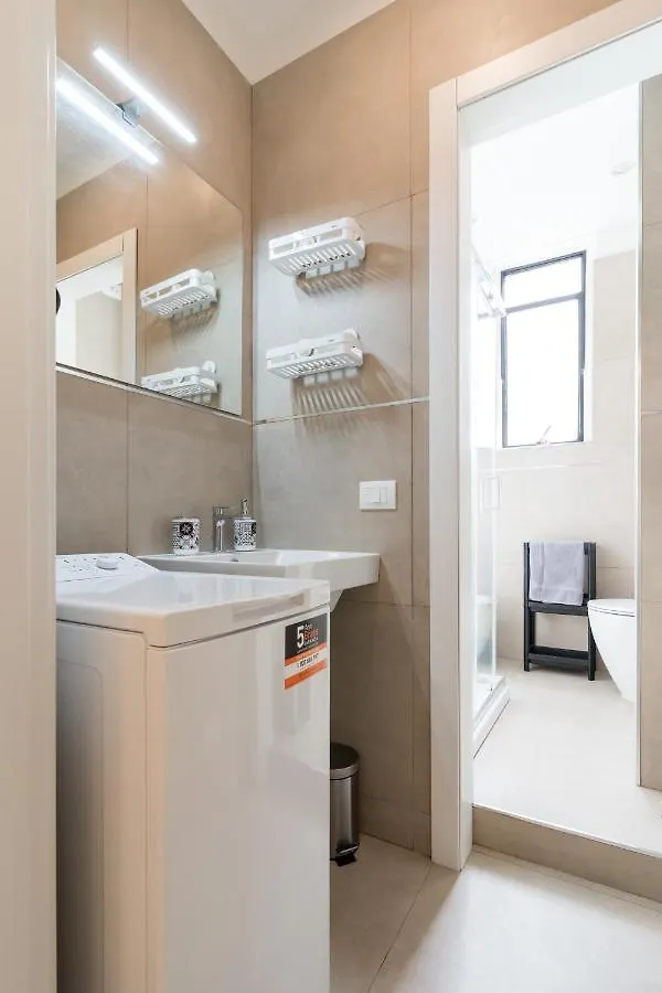 Apartment Maya Loreto ميلان