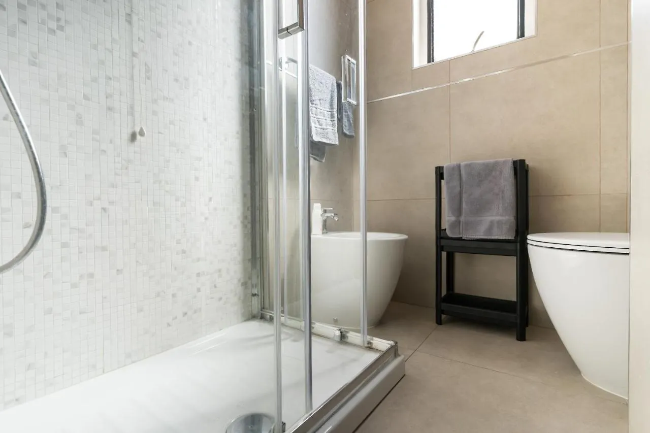 Apartment Maya Loreto ميلان