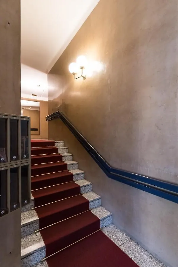Apartment Maya Loreto ميلان